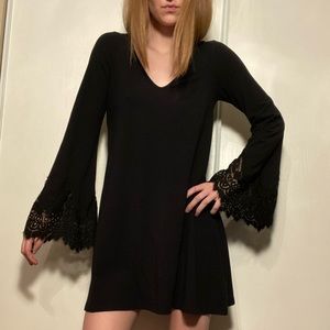 💫SOLD💫Express Boho Lace Sleeve V-neck Swing Dres